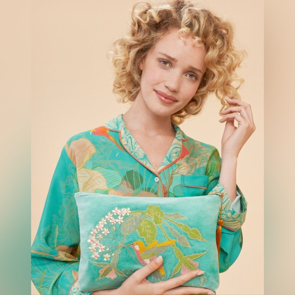 Powder UK Hummingbird luxury velvet embroidered pouch w/tassel-2 available-NWT - Picture 2 of 16